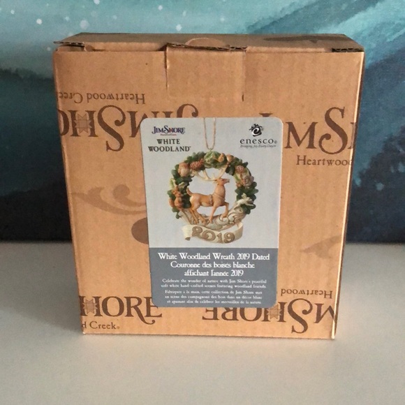 Brand new Jim Shore white Woodland Wreath Ornament dated 2019 collectible - Picture 3 of 7